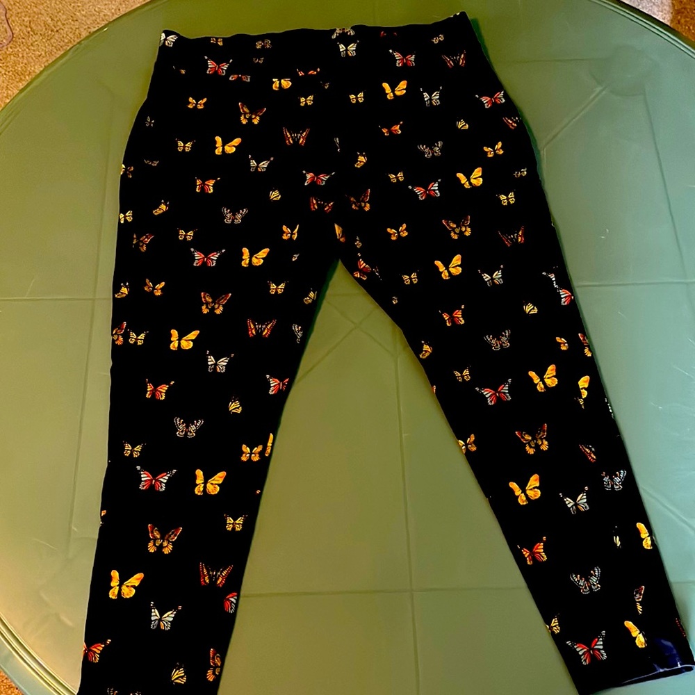Torrid 3X Black Leggings with Beautiful Butterflies